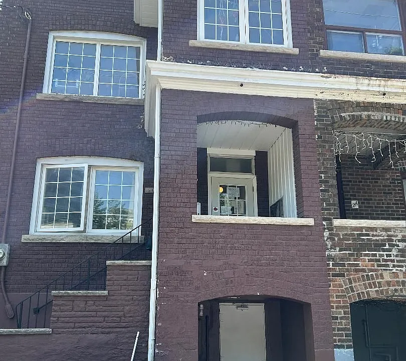 2 Elm Grove Ave #103