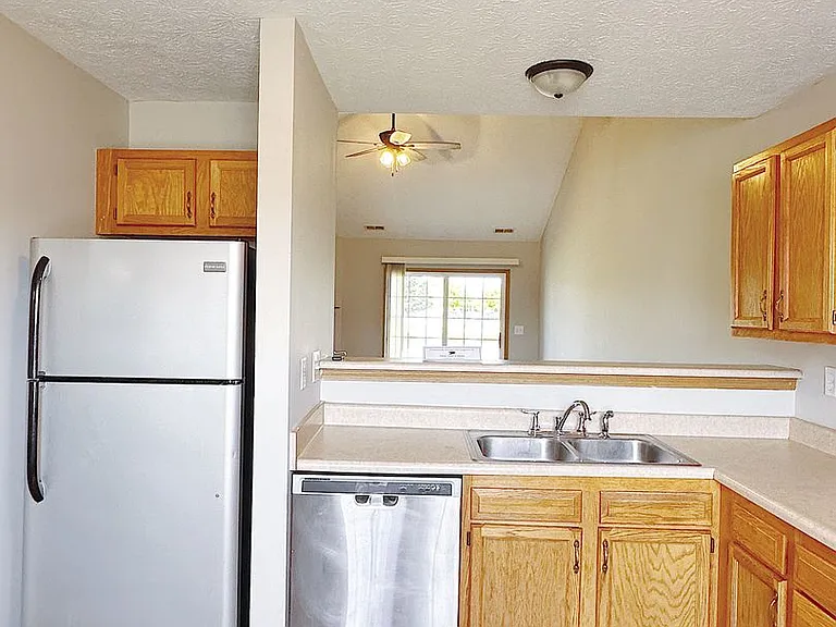 2332 Hopkins Dr — Photo 8