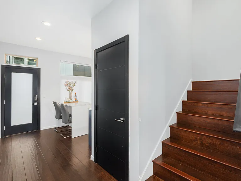2608 S Judkins St — Photo 6