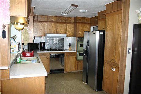3rd image of 903 N Circle Dr