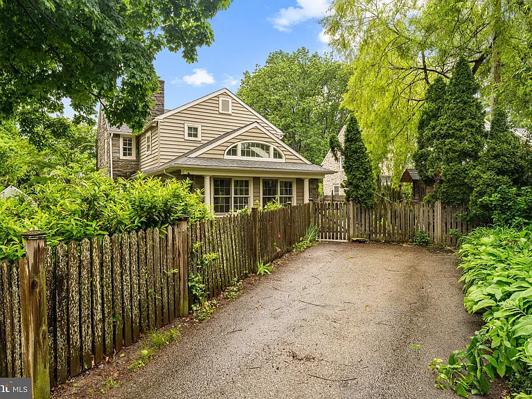 471 Athens Ave — Photo 39