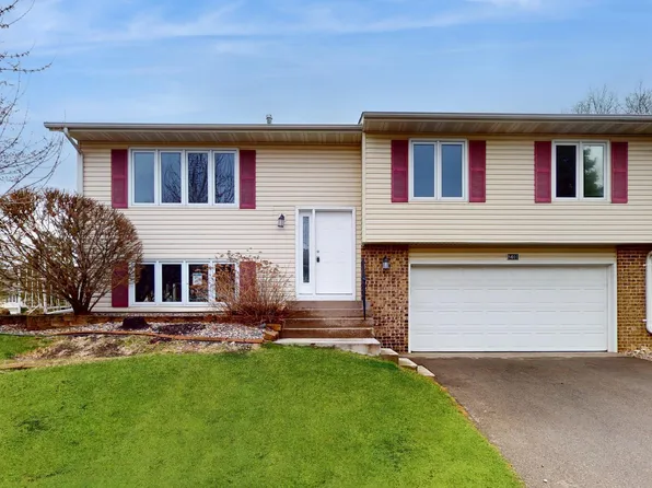8401 W 100th St, Bloomington, MN 55438
