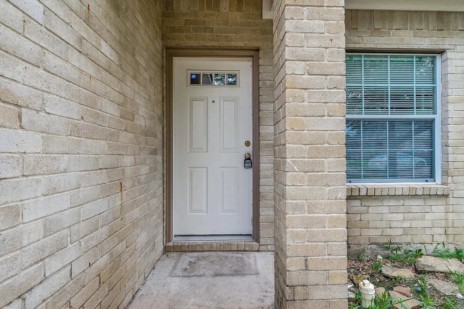 5907 Lovingham Ct — Photo 1