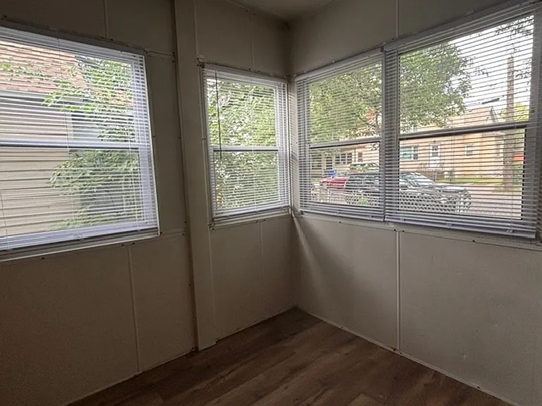 375 Erie Street — Photo 29