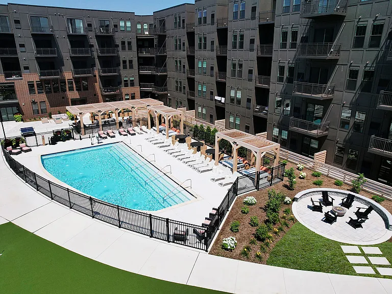 Metro 19 Apartments — Photo 41