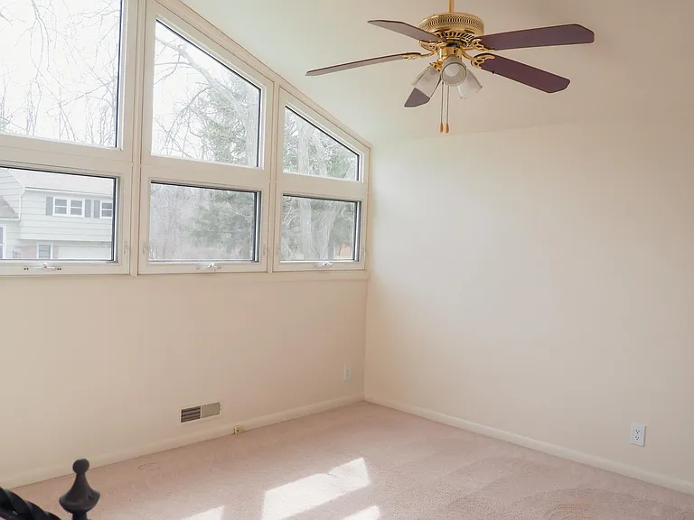 1127 Edgewood Ave — Photo 6