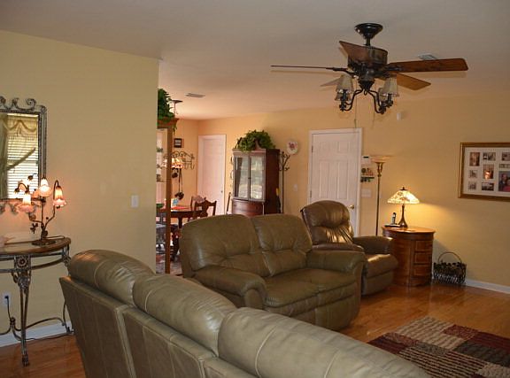3rd image of 690 County Road 622