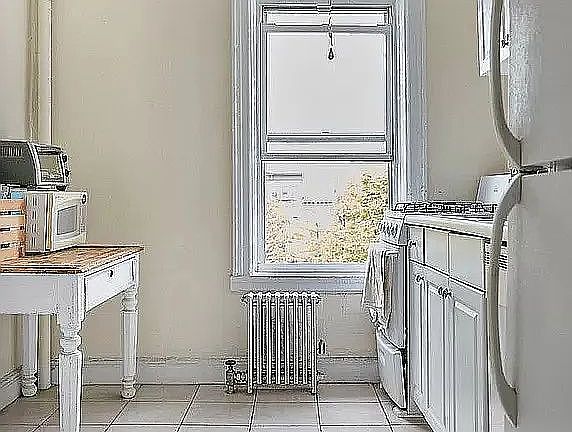 2nd image of 190 Norfolk St APT 9