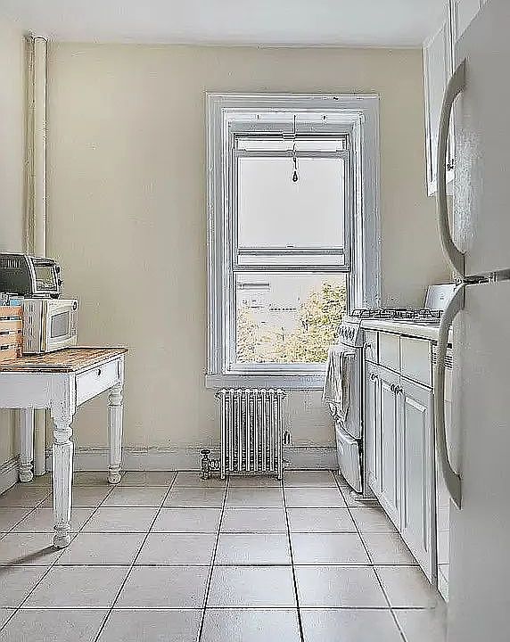 2nd image of 190 Norfolk St #8A