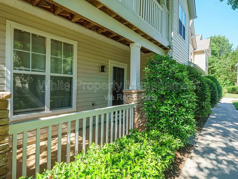 11339 Dundarrach Ln — Photo 2