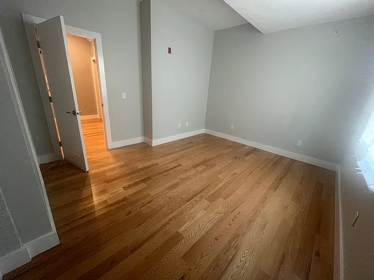 157 Oak St #1R — Photo 15