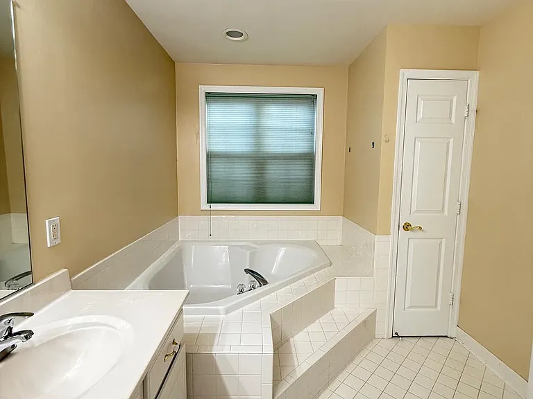13627 Cedar Run Ln — Photo 23