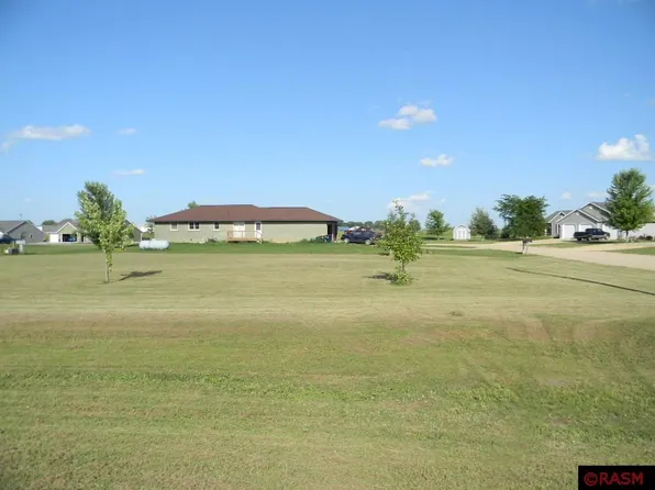 12994 Meadow Creek Dr, New Ulm, MN 56073