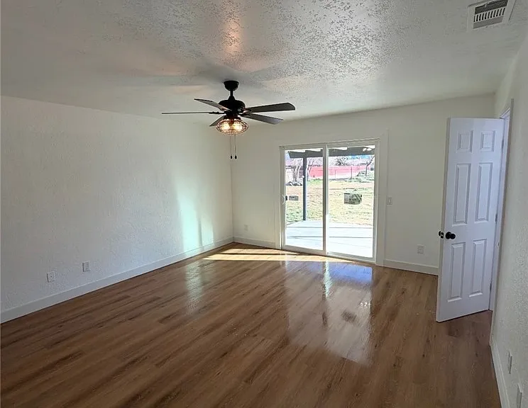 20585 Yucca Loma Rd — Photo 8