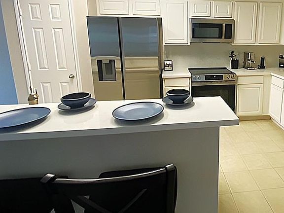 4th image of 230 S Walden Elms Cir