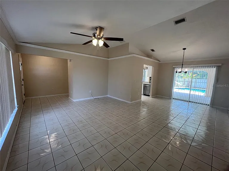 1516 Abel St — Photo 5