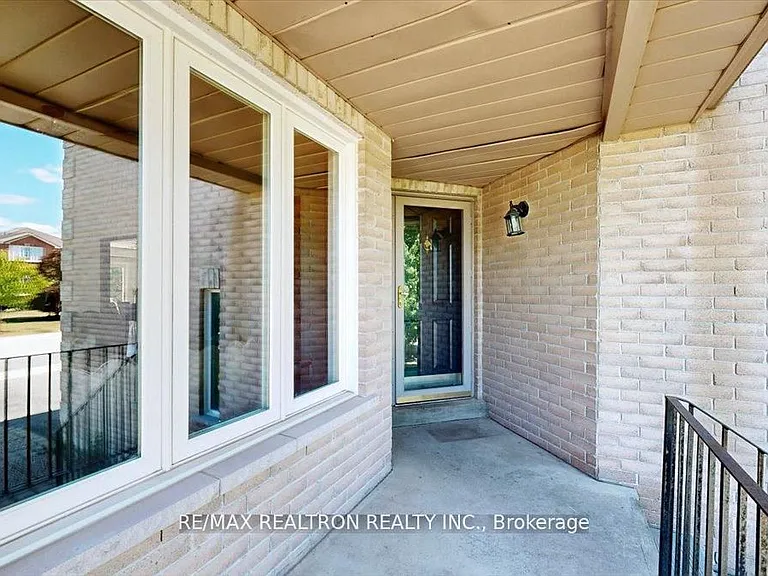 19 Tamarack Trl — Photo 3