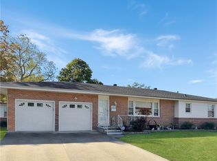 1425 Bell Ave, Mattoon, IL 61938