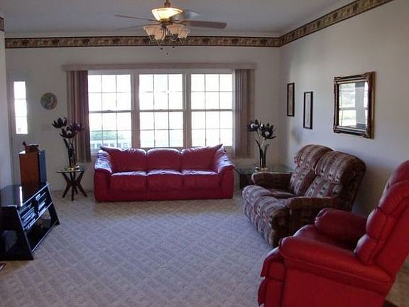 2nd image of 841 Dogwood Ln
