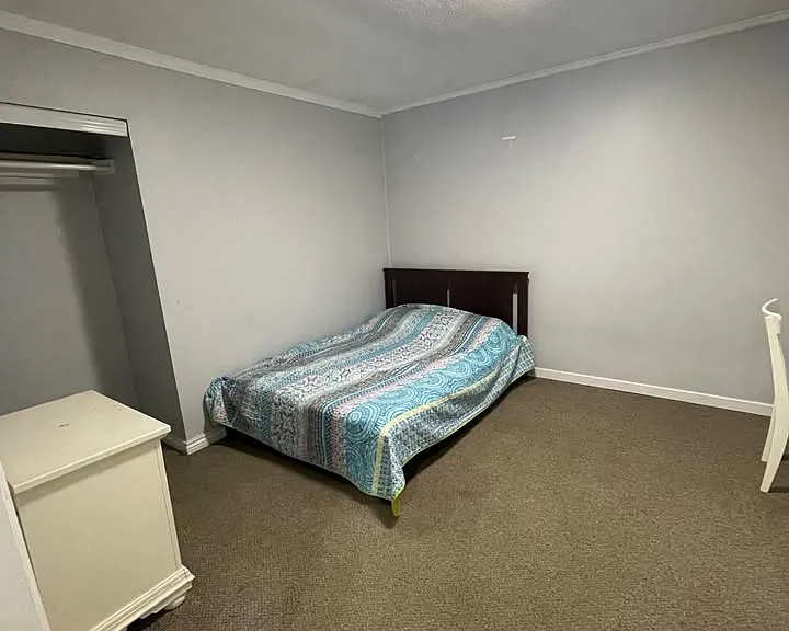 121 University Ave E #19 — Photo 7