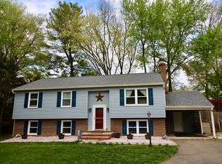 7008 Lamp Post Ln, Alexandria, VA 22306