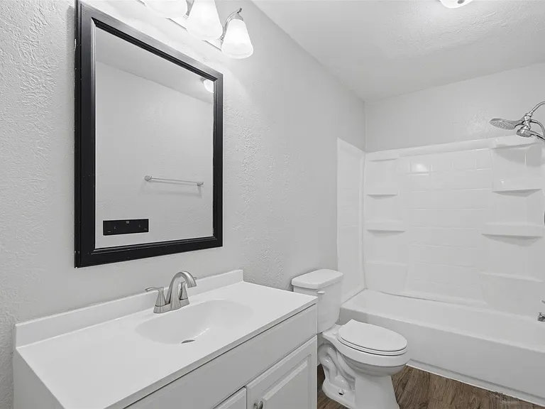 313 N Church St — Photo 10