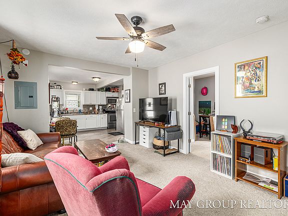 4th image of 217 Gold Ave NW #215