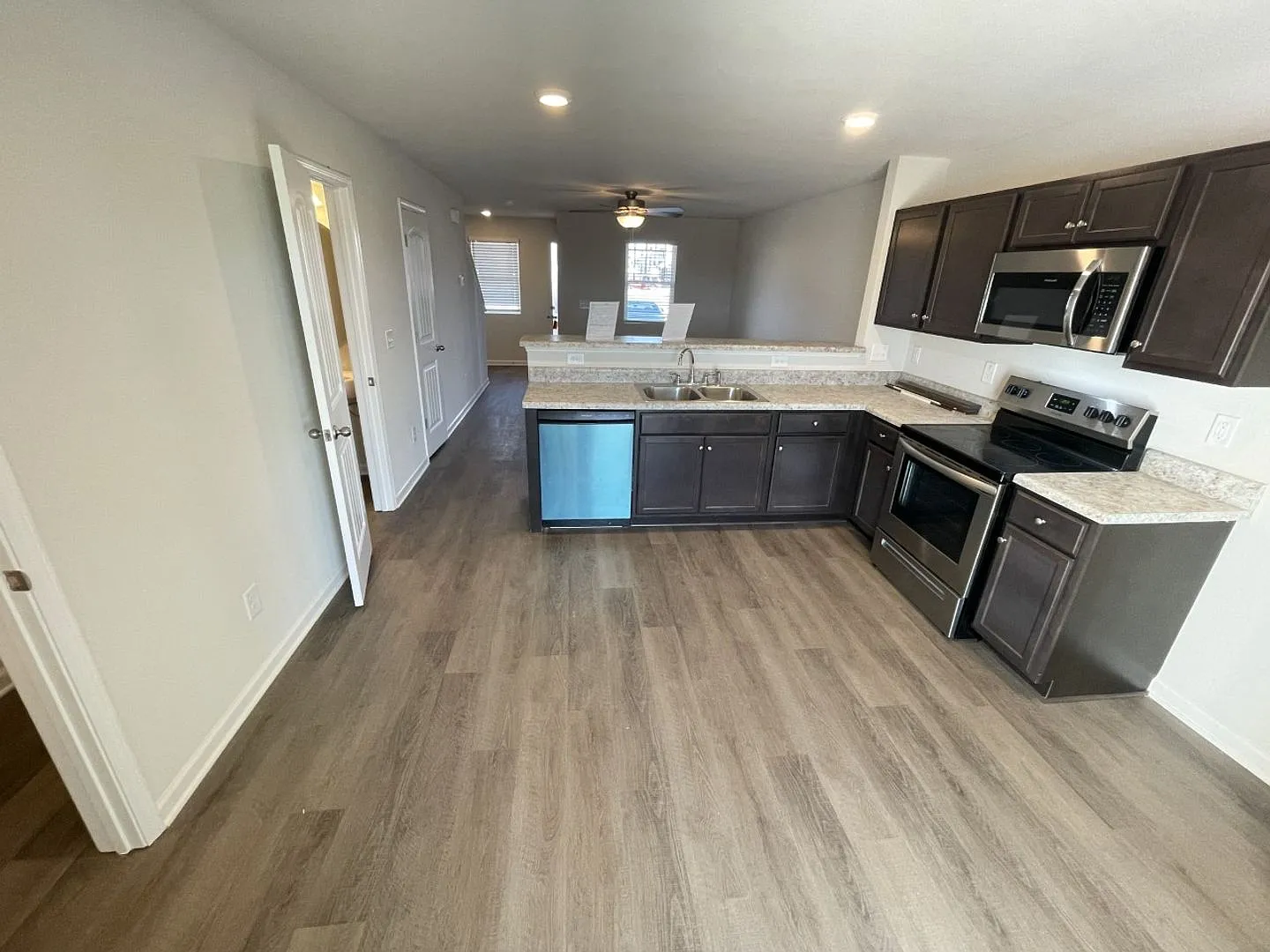 New 3 Bedroom 2.5 Bathroom Home! — Photo 3