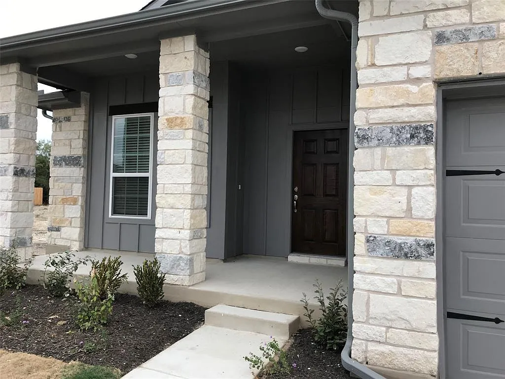 Building Photo - 316 Clear Fork Loop