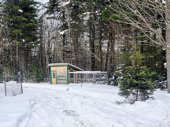 3rd image of 97 Danielle Rd