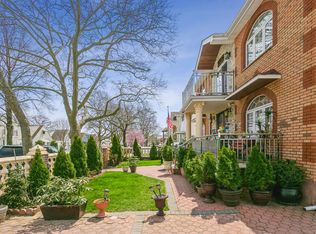81-14 251st St, Bellerose, NY 11426