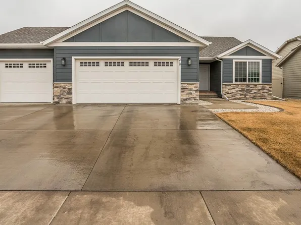 210 Creekside Ave, Harrisburg, SD 57032