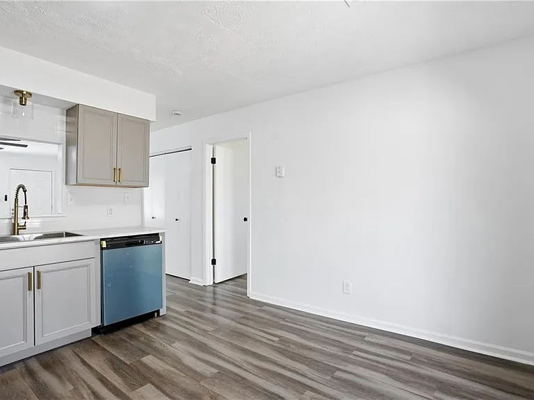 858 Ohara Dr — Photo 10