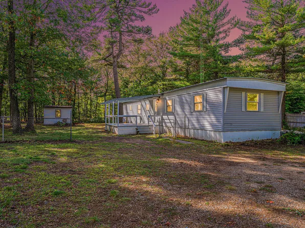 961 W Lakewood Rd, Twin Lake, MI 49457