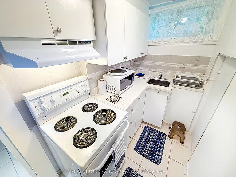 14 Gooch Ct #LOWER LEVEL — Photo 8