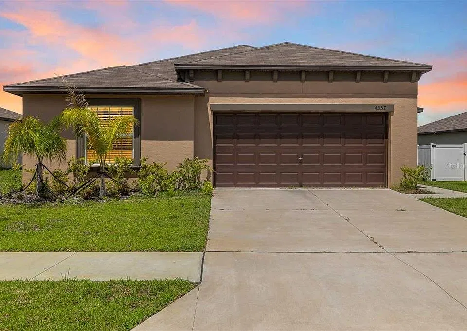 4357 Fabulous Finch Ln