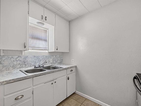 5th image of 1120 Valley View Dr APT B2