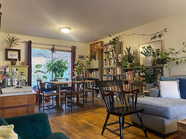 212 Giles St #2 — Photo 7