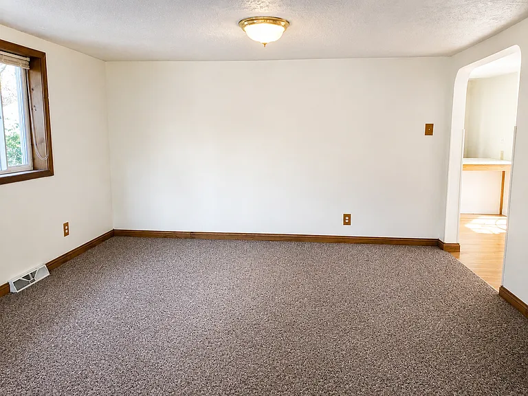 23433 Elm Ave — Photo 3