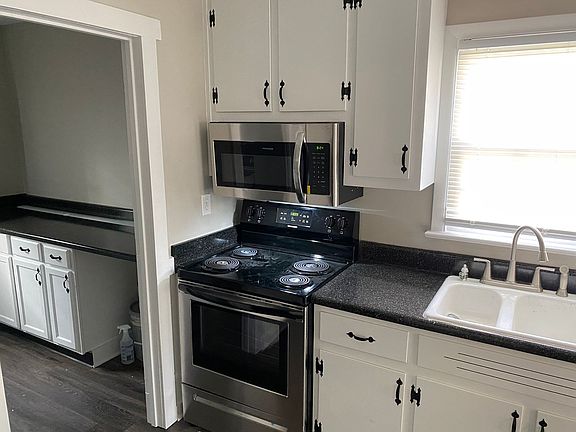 5th image of 233 N Linden Ave