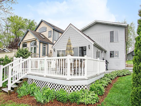 2nd image of 63077 Lakeshore Dr
