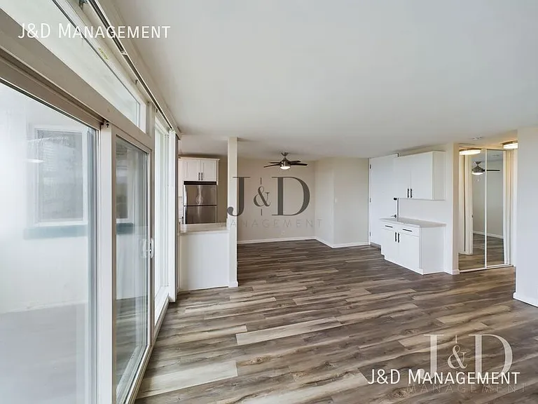 1120 S Pacific St — Photo 26