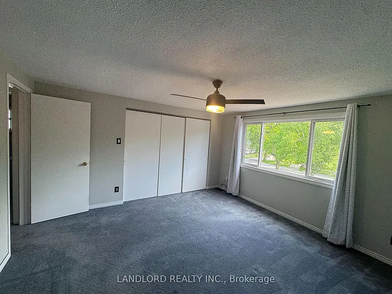 833 Laurier Ave — Photo 30