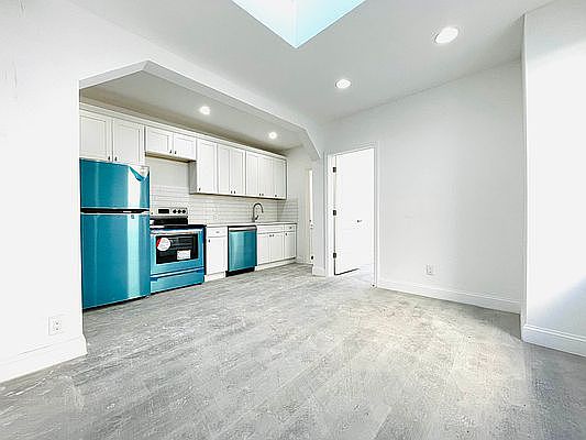 1st image of 2832 W 15th St #2F