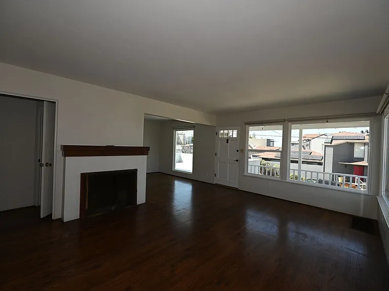 4493 Newport Ave — Photo 17
