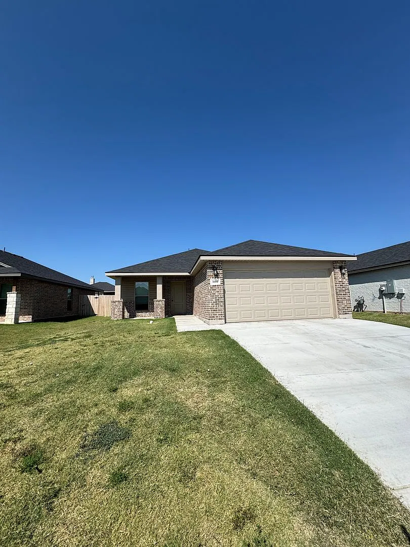 Brand Newer Construction 3/2/2 in Homestead — Photo 1