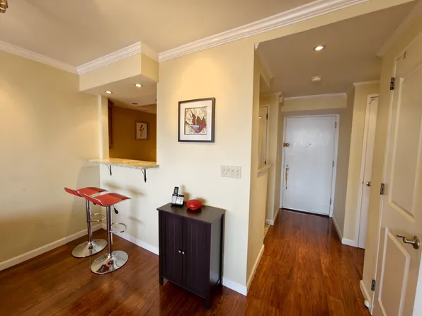 330 East 38th Street image 8 of 23