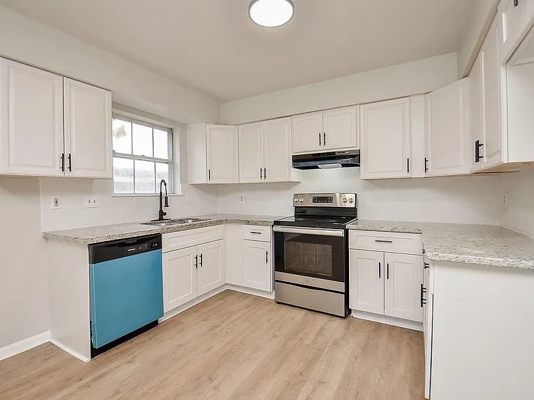 9903 Bromel Station St — Photo 11