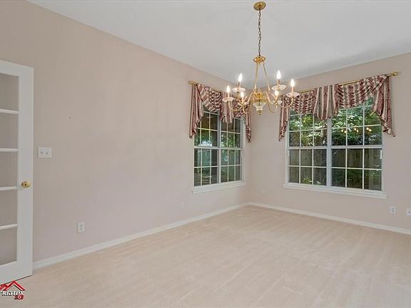 4th image of 107 Diana Dr