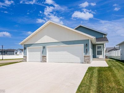 7304 27th St S, Fargo, ND, 58104